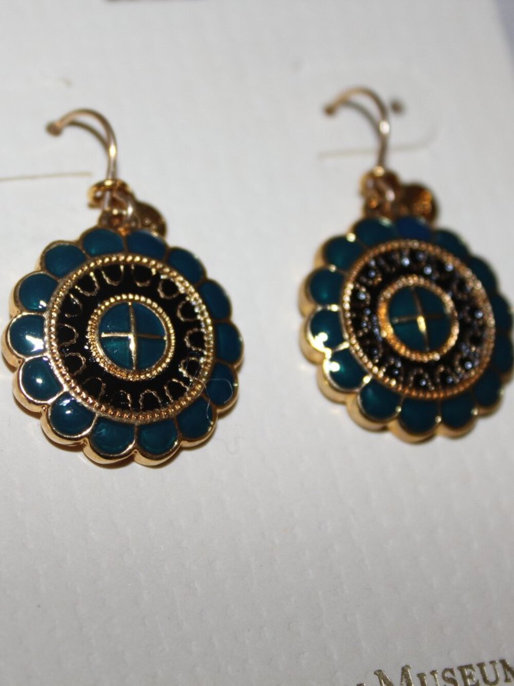 Vintage The Metropolitan Museum of Art Earrings Medieval Disc Gold/Blue 2010 NEW